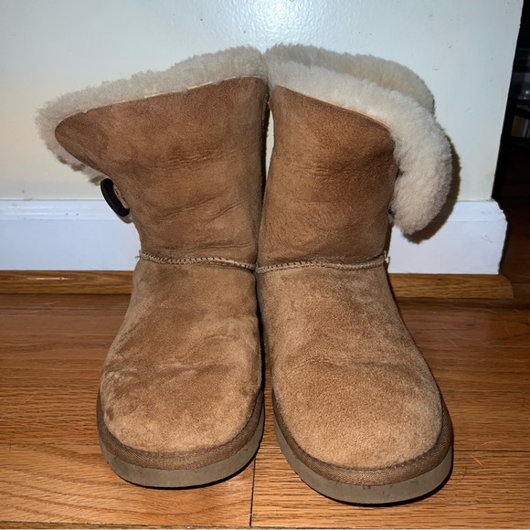 Ugg Boots - Picture 2 of 7